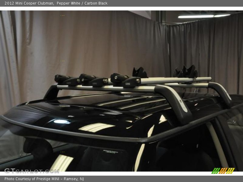 Pepper White / Carbon Black 2012 Mini Cooper Clubman