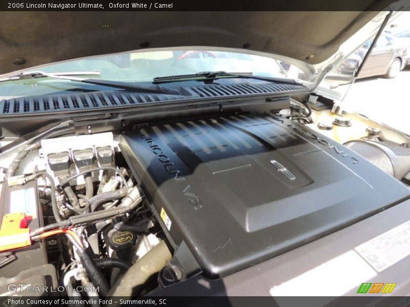 Oxford White / Camel 2006 Lincoln Navigator Ultimate