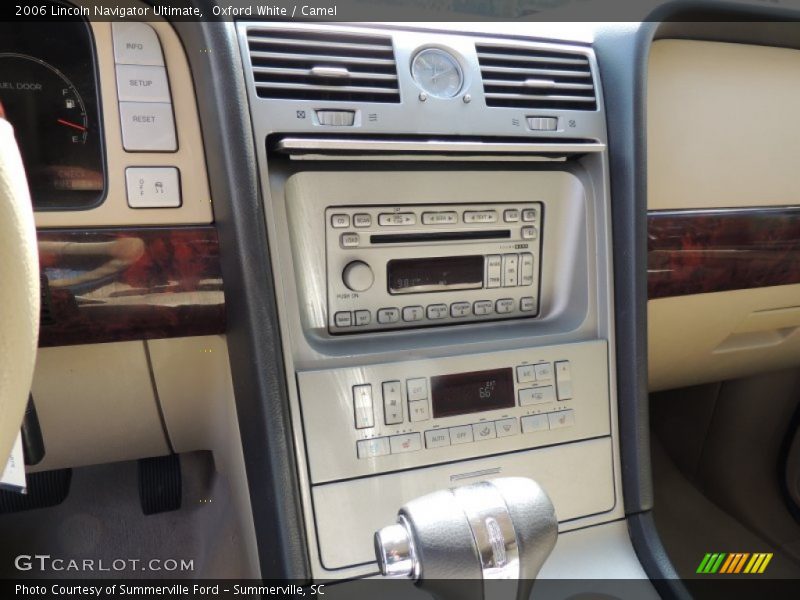 Oxford White / Camel 2006 Lincoln Navigator Ultimate