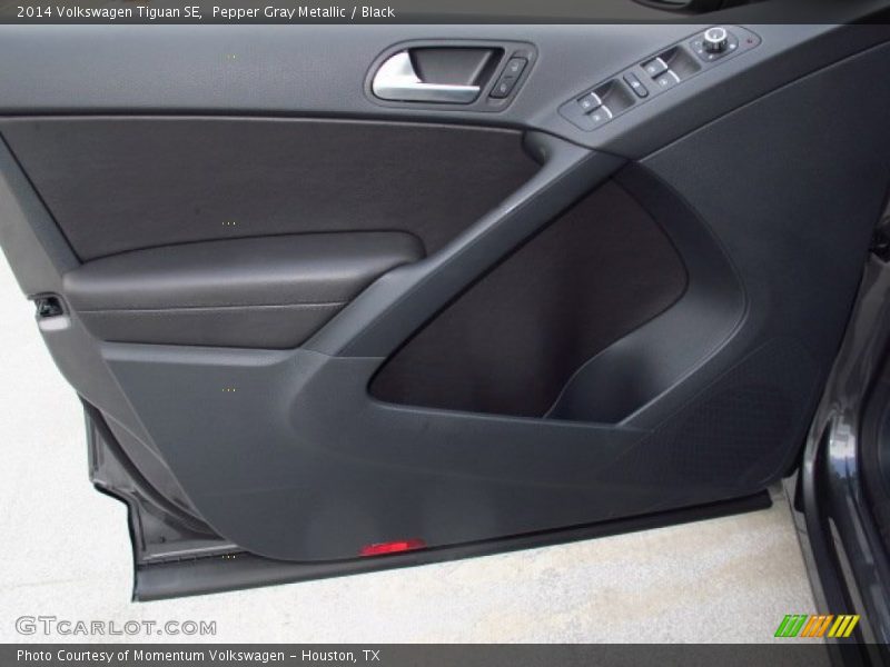 Pepper Gray Metallic / Black 2014 Volkswagen Tiguan SE