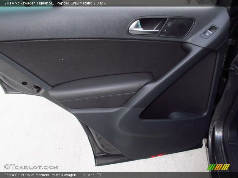 Pepper Gray Metallic / Black 2014 Volkswagen Tiguan SE