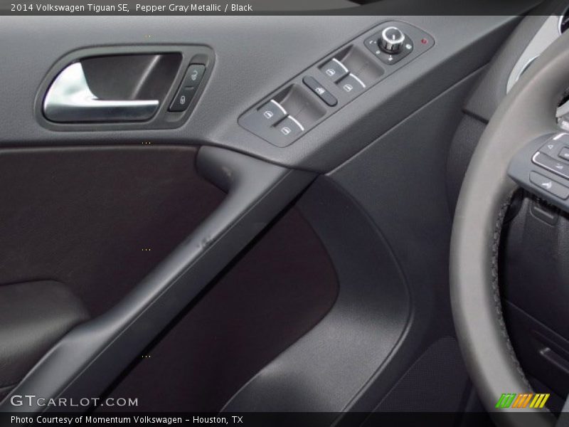 Pepper Gray Metallic / Black 2014 Volkswagen Tiguan SE