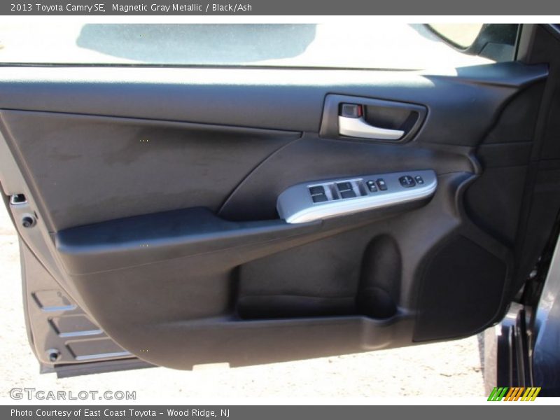 Magnetic Gray Metallic / Black/Ash 2013 Toyota Camry SE