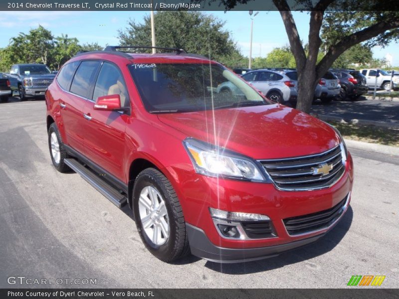 Front 3/4 View of 2014 Traverse LT