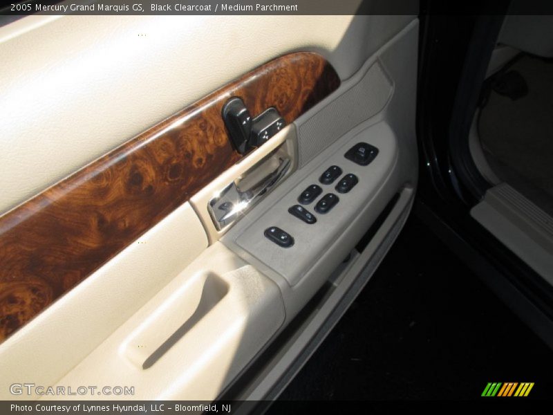 Black Clearcoat / Medium Parchment 2005 Mercury Grand Marquis GS