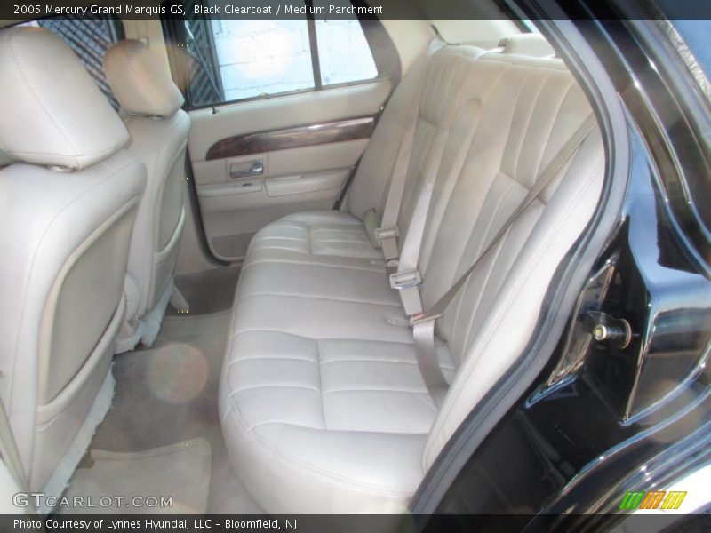 Black Clearcoat / Medium Parchment 2005 Mercury Grand Marquis GS