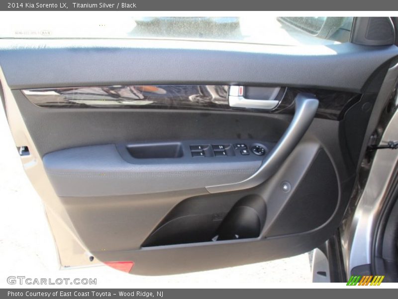 Titanium Silver / Black 2014 Kia Sorento LX