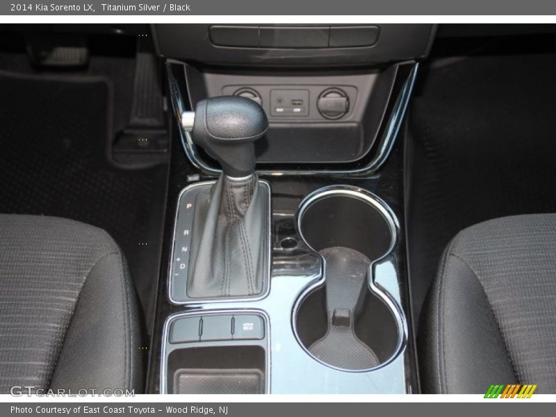 Titanium Silver / Black 2014 Kia Sorento LX