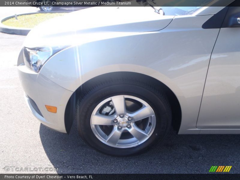 Champagne Silver Metallic / Medium Titanium 2014 Chevrolet Cruze LT