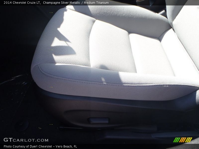 Champagne Silver Metallic / Medium Titanium 2014 Chevrolet Cruze LT