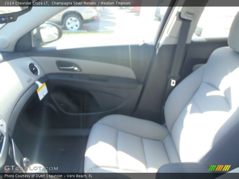 Champagne Silver Metallic / Medium Titanium 2014 Chevrolet Cruze LT