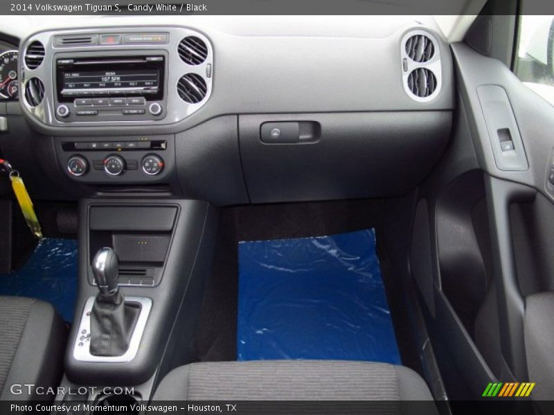 Candy White / Black 2014 Volkswagen Tiguan S
