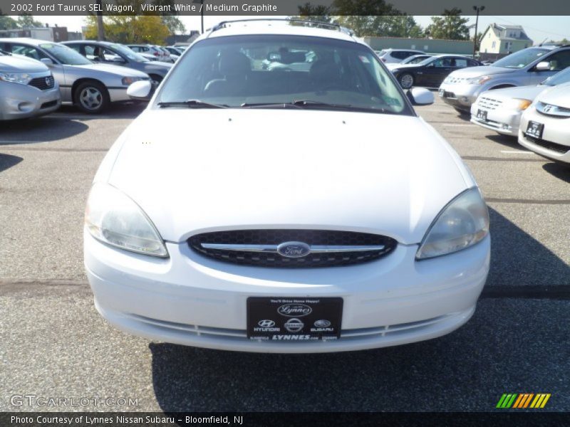 Vibrant White / Medium Graphite 2002 Ford Taurus SEL Wagon