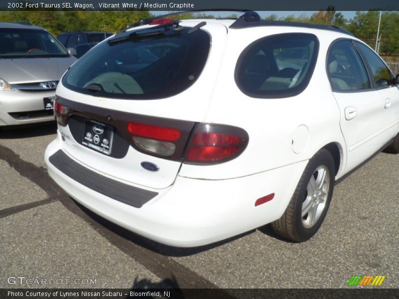 Vibrant White / Medium Graphite 2002 Ford Taurus SEL Wagon