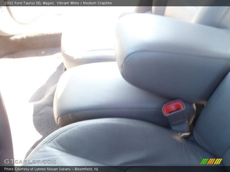 Vibrant White / Medium Graphite 2002 Ford Taurus SEL Wagon
