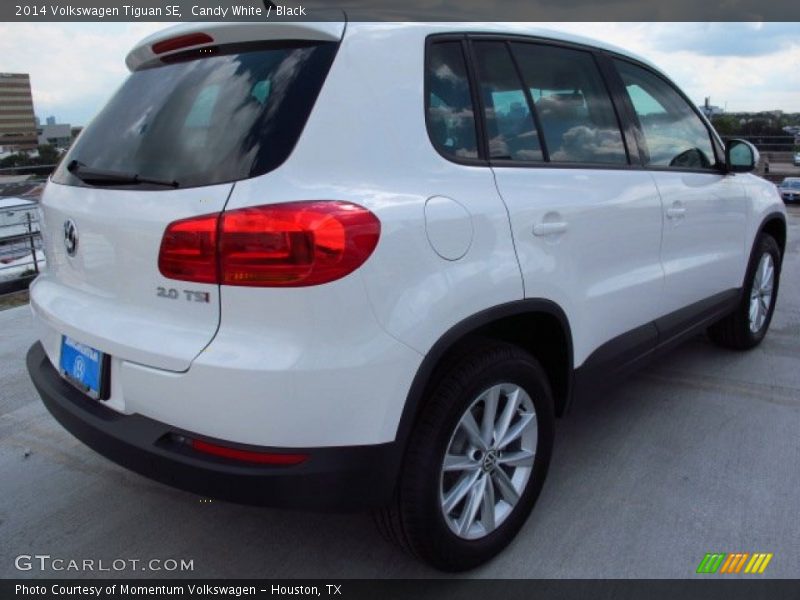 Candy White / Black 2014 Volkswagen Tiguan SE