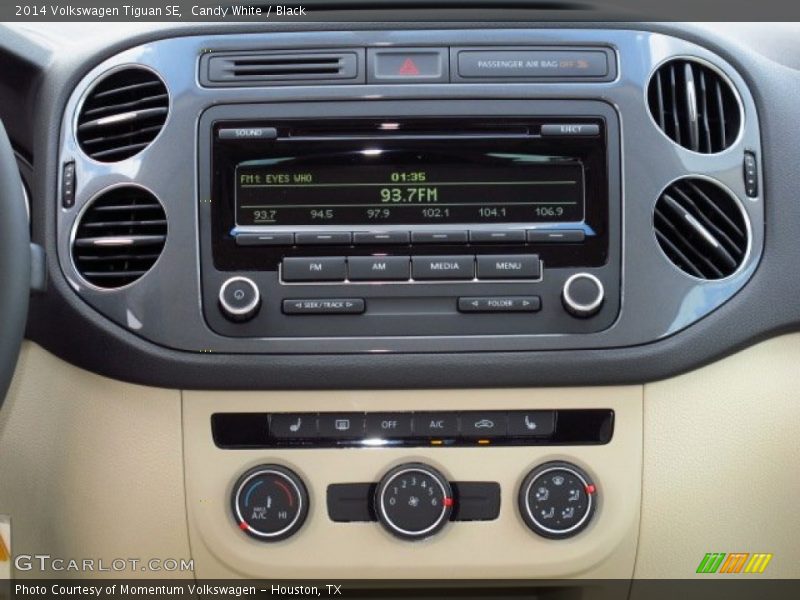 Candy White / Black 2014 Volkswagen Tiguan SE