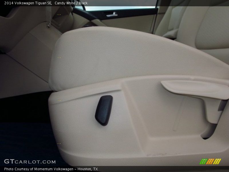 Candy White / Black 2014 Volkswagen Tiguan SE
