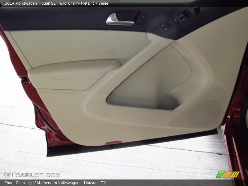 Wild Cherry Metallic / Beige 2014 Volkswagen Tiguan SE