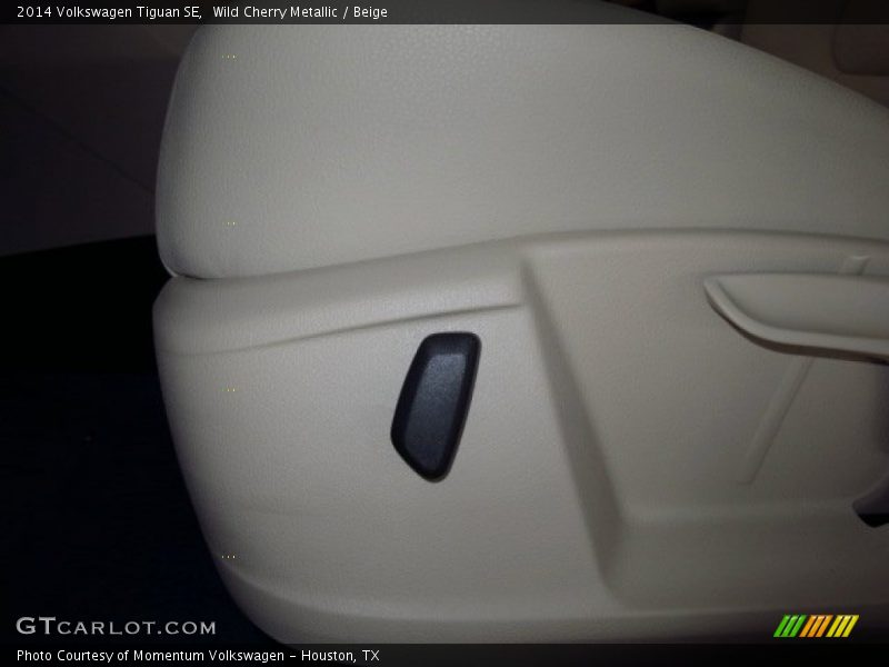 Wild Cherry Metallic / Beige 2014 Volkswagen Tiguan SE