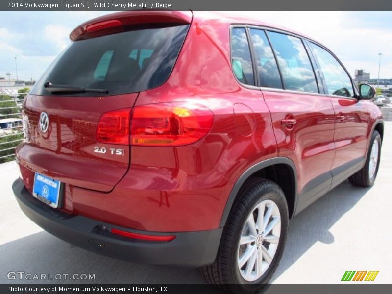 Wild Cherry Metallic / Beige 2014 Volkswagen Tiguan SE