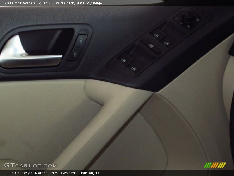 Wild Cherry Metallic / Beige 2014 Volkswagen Tiguan SE