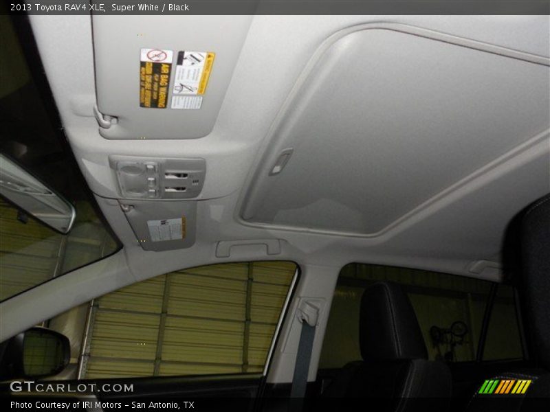 Super White / Black 2013 Toyota RAV4 XLE