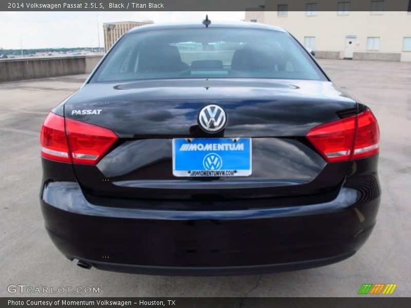 Black / Titan Black 2014 Volkswagen Passat 2.5L S