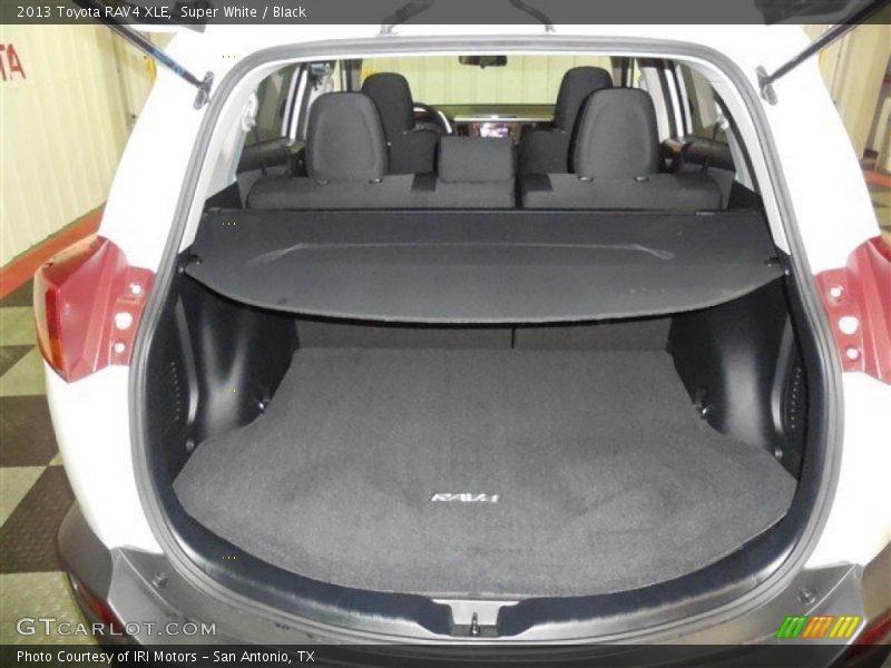 Super White / Black 2013 Toyota RAV4 XLE