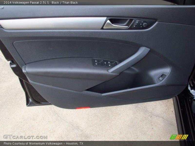 Black / Titan Black 2014 Volkswagen Passat 2.5L S
