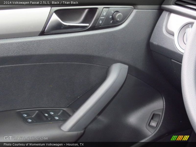 Black / Titan Black 2014 Volkswagen Passat 2.5L S