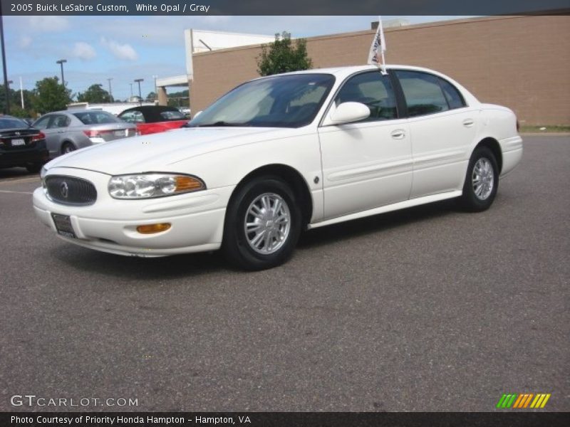 Front 3/4 View of 2005 LeSabre Custom