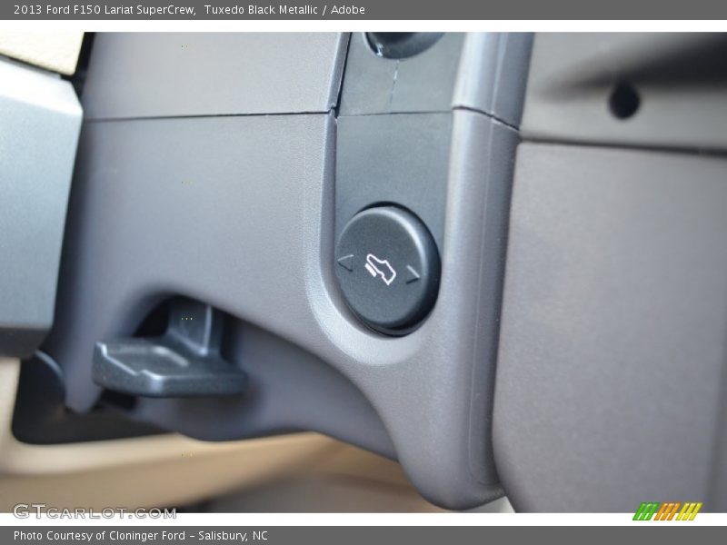 Tuxedo Black Metallic / Adobe 2013 Ford F150 Lariat SuperCrew