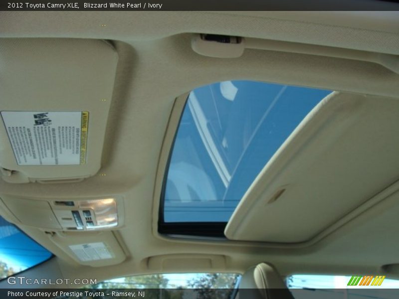 Blizzard White Pearl / Ivory 2012 Toyota Camry XLE