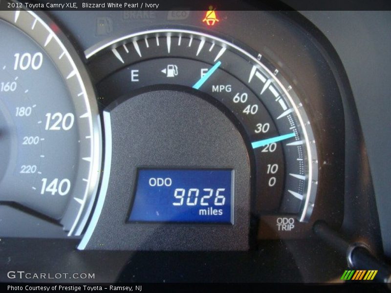 Blizzard White Pearl / Ivory 2012 Toyota Camry XLE