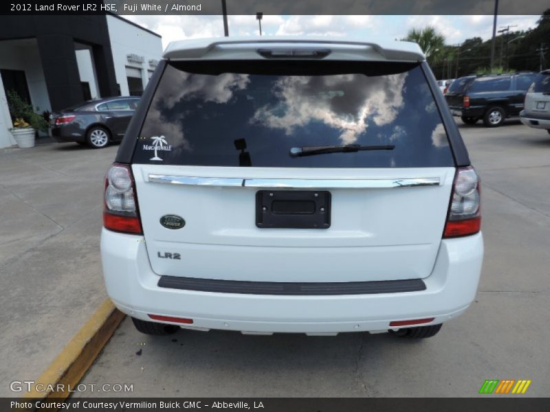 Fuji White / Almond 2012 Land Rover LR2 HSE