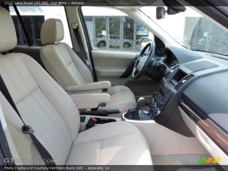 Fuji White / Almond 2012 Land Rover LR2 HSE