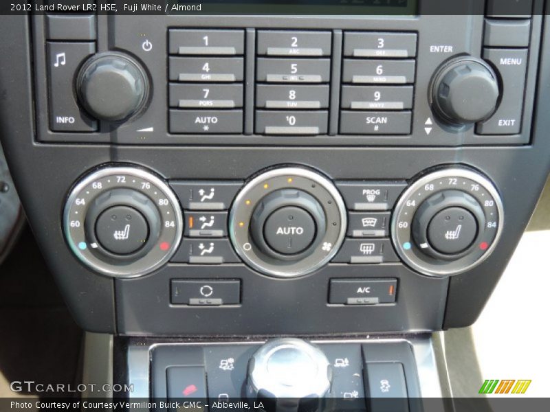 Fuji White / Almond 2012 Land Rover LR2 HSE