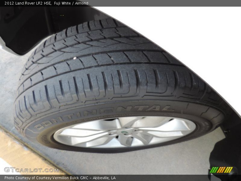 Fuji White / Almond 2012 Land Rover LR2 HSE