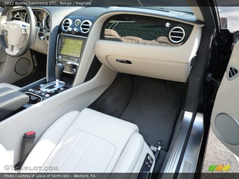 Dashboard of 2012 Continental GTC 