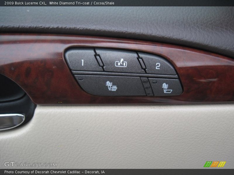 White Diamond Tri-coat / Cocoa/Shale 2009 Buick Lucerne CXL