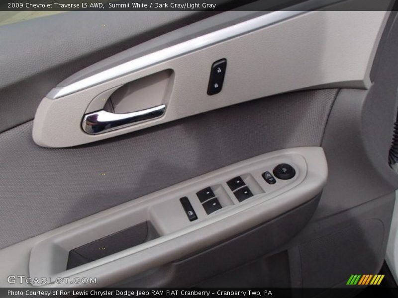 Summit White / Dark Gray/Light Gray 2009 Chevrolet Traverse LS AWD