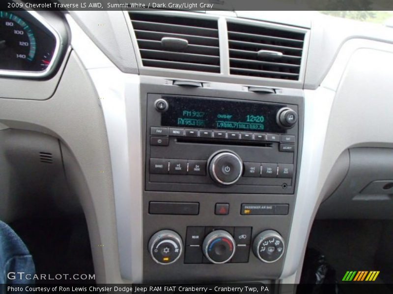 Summit White / Dark Gray/Light Gray 2009 Chevrolet Traverse LS AWD