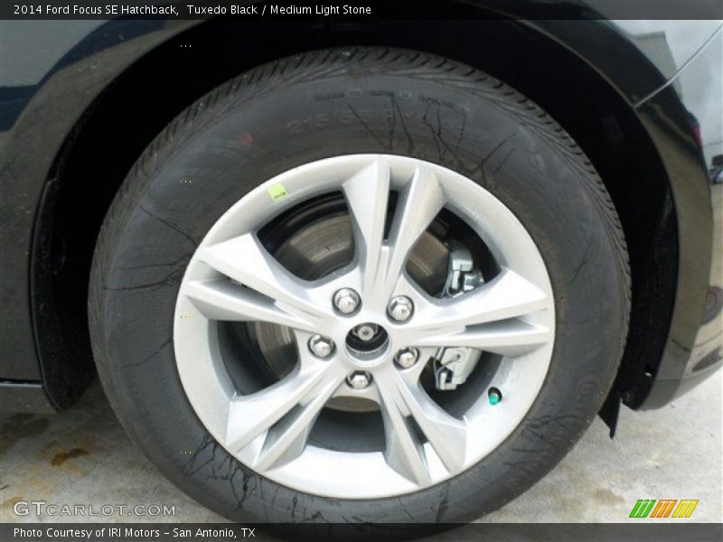 Tuxedo Black / Medium Light Stone 2014 Ford Focus SE Hatchback