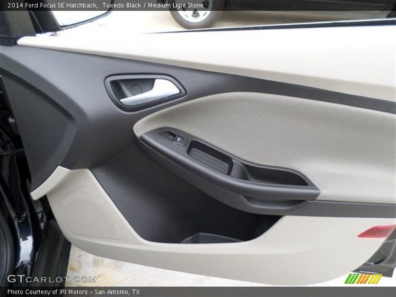 Tuxedo Black / Medium Light Stone 2014 Ford Focus SE Hatchback