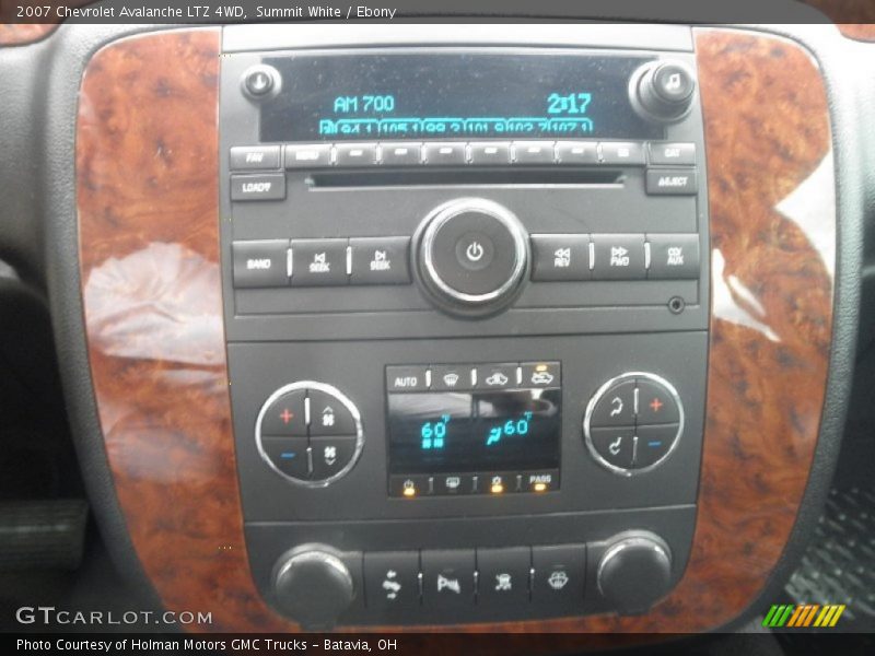 Summit White / Ebony 2007 Chevrolet Avalanche LTZ 4WD