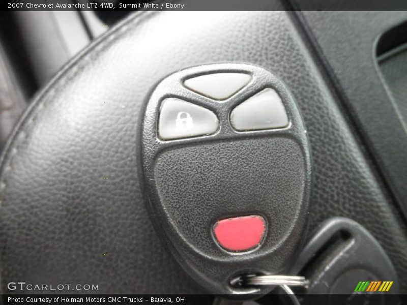 Summit White / Ebony 2007 Chevrolet Avalanche LTZ 4WD