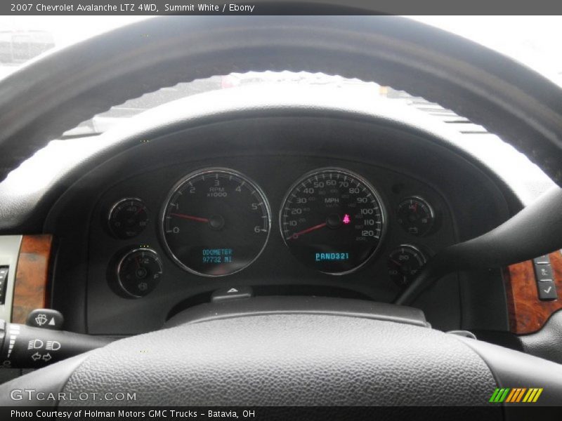 Summit White / Ebony 2007 Chevrolet Avalanche LTZ 4WD