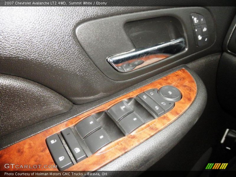 Summit White / Ebony 2007 Chevrolet Avalanche LTZ 4WD