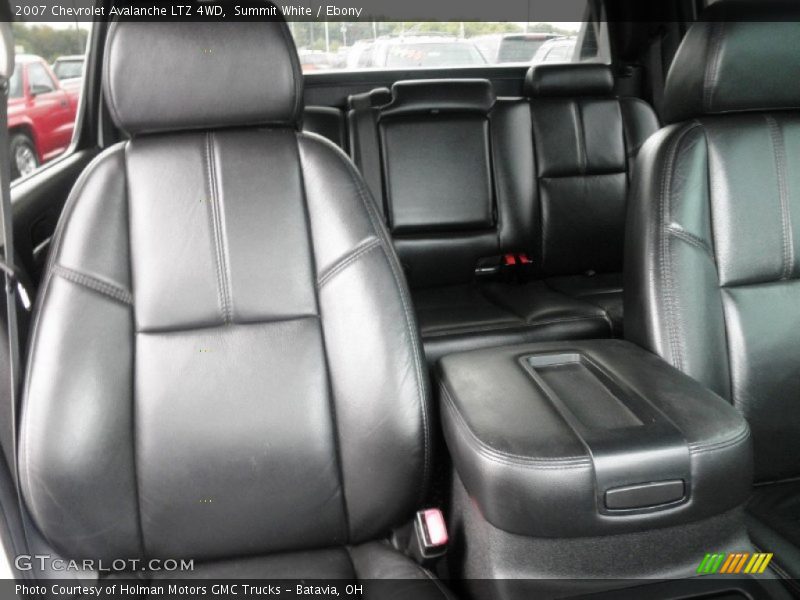 Summit White / Ebony 2007 Chevrolet Avalanche LTZ 4WD